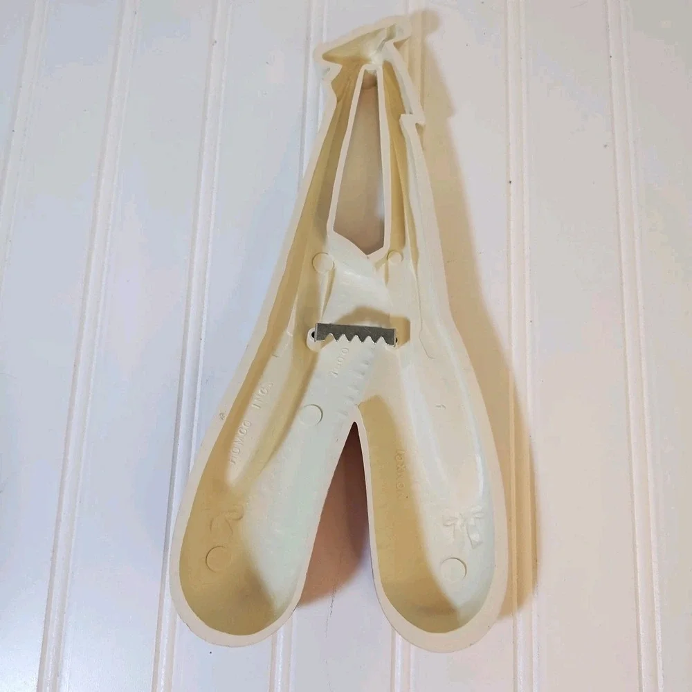 Homco Vintage Hanging Pink Ballerina Slippers‎ 12